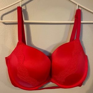 Victoria’s Secret Very Sexy Push Up Bra 34 DDD
